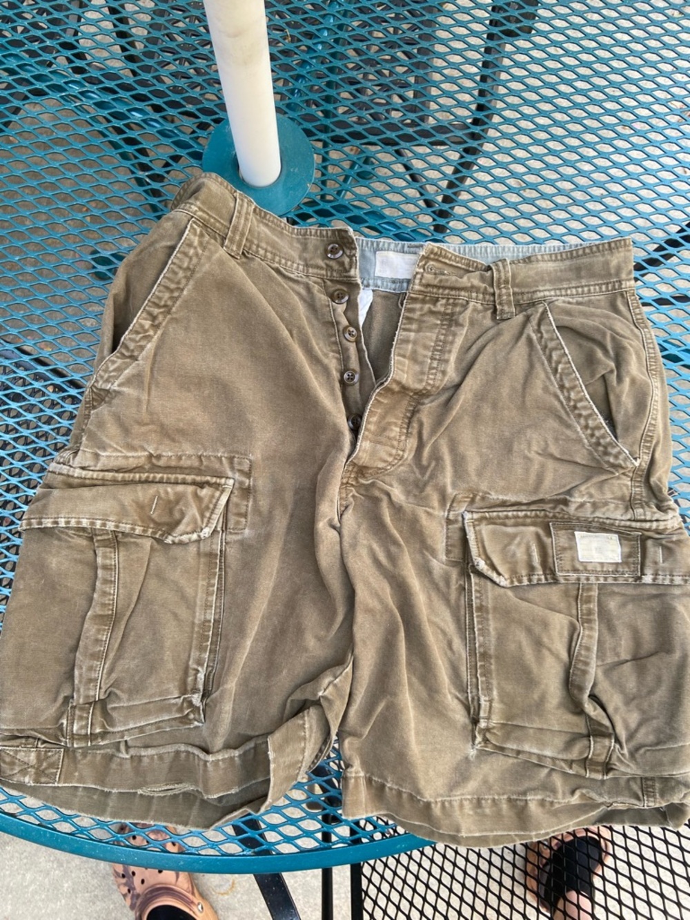 American Eagle Outfitters Green Cargo Shorts - Picture 4 of 5
